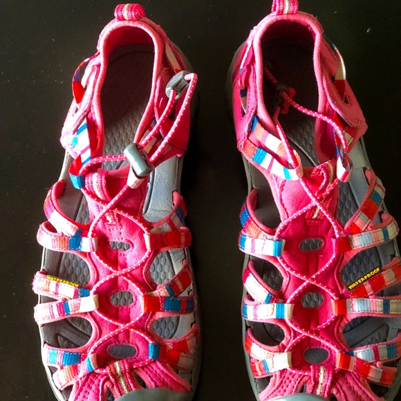 Shoes - Womens KEEN Sport Sandal size 6.